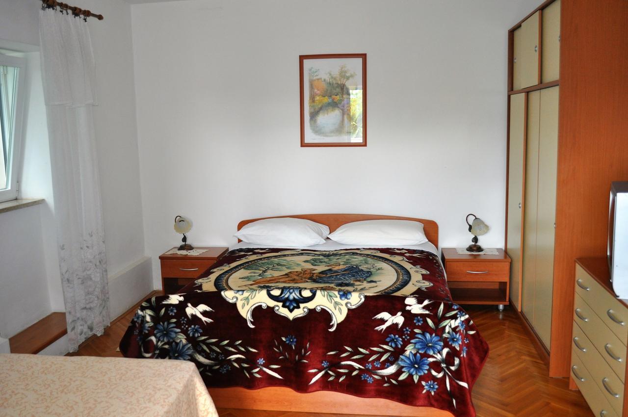 Tri Srca Apartments & Rooms Funtana Esterno foto