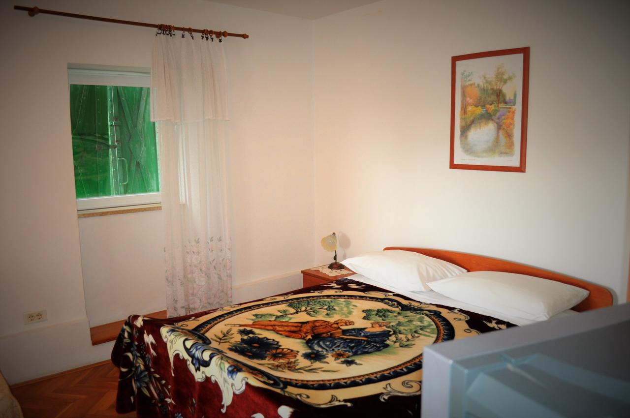 Tri Srca Apartments & Rooms Funtana Esterno foto
