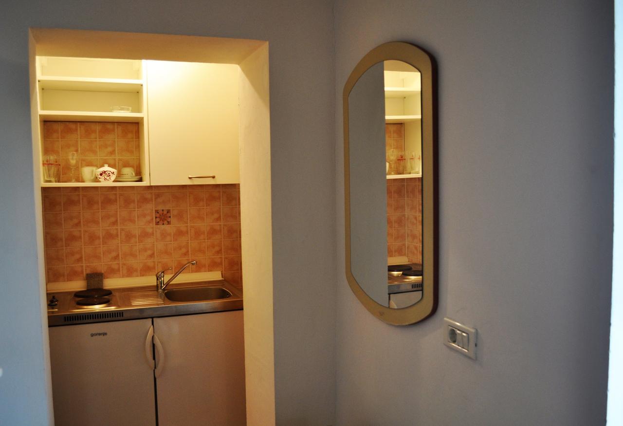 Tri Srca Apartments & Rooms Funtana Esterno foto