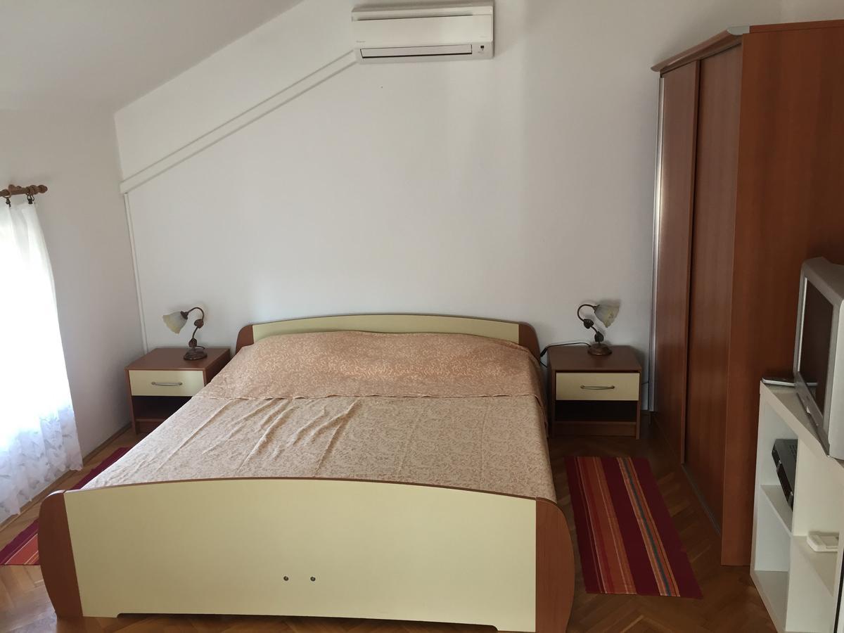 Tri Srca Apartments & Rooms Funtana Esterno foto